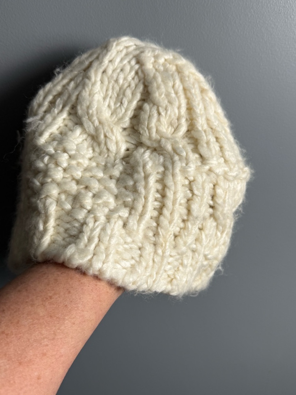 Eddie Bauer Wool Blend Cable Knit Winter Beanie Unisex